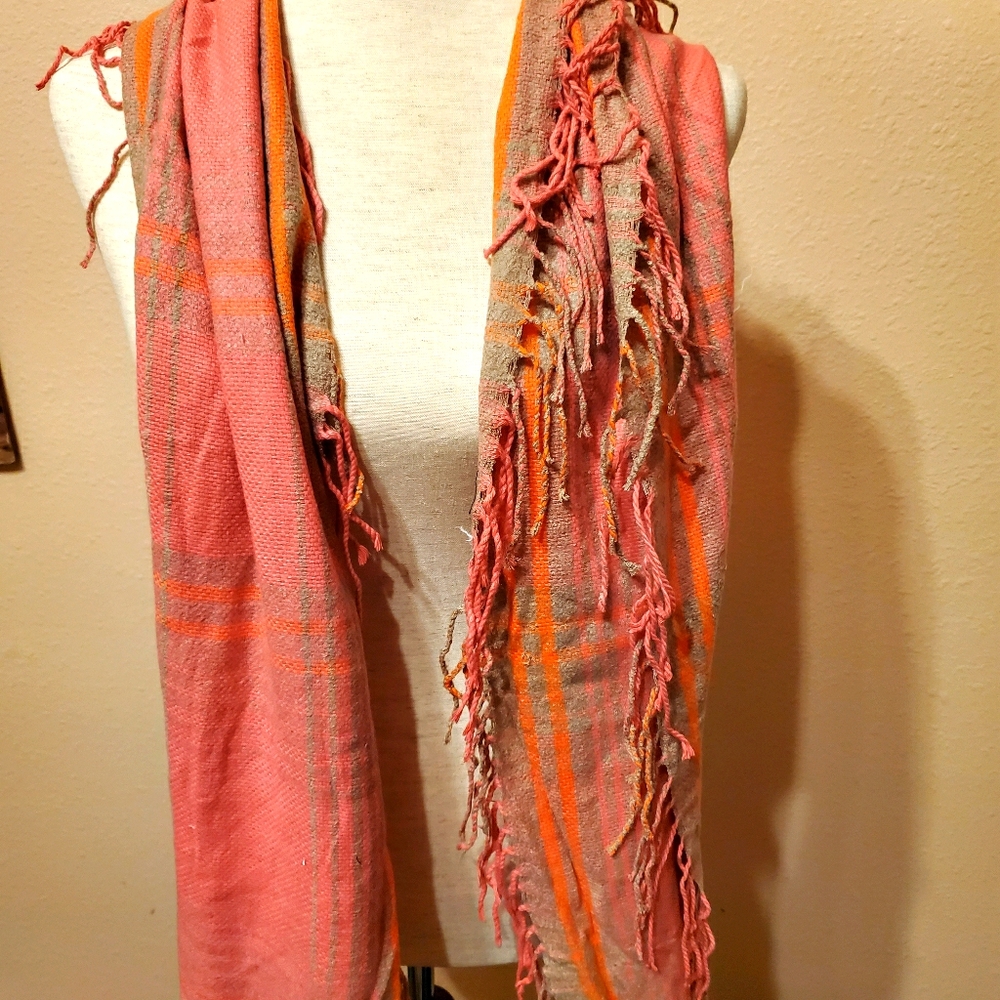 Scarf with fringe - Picture 4 of 4
